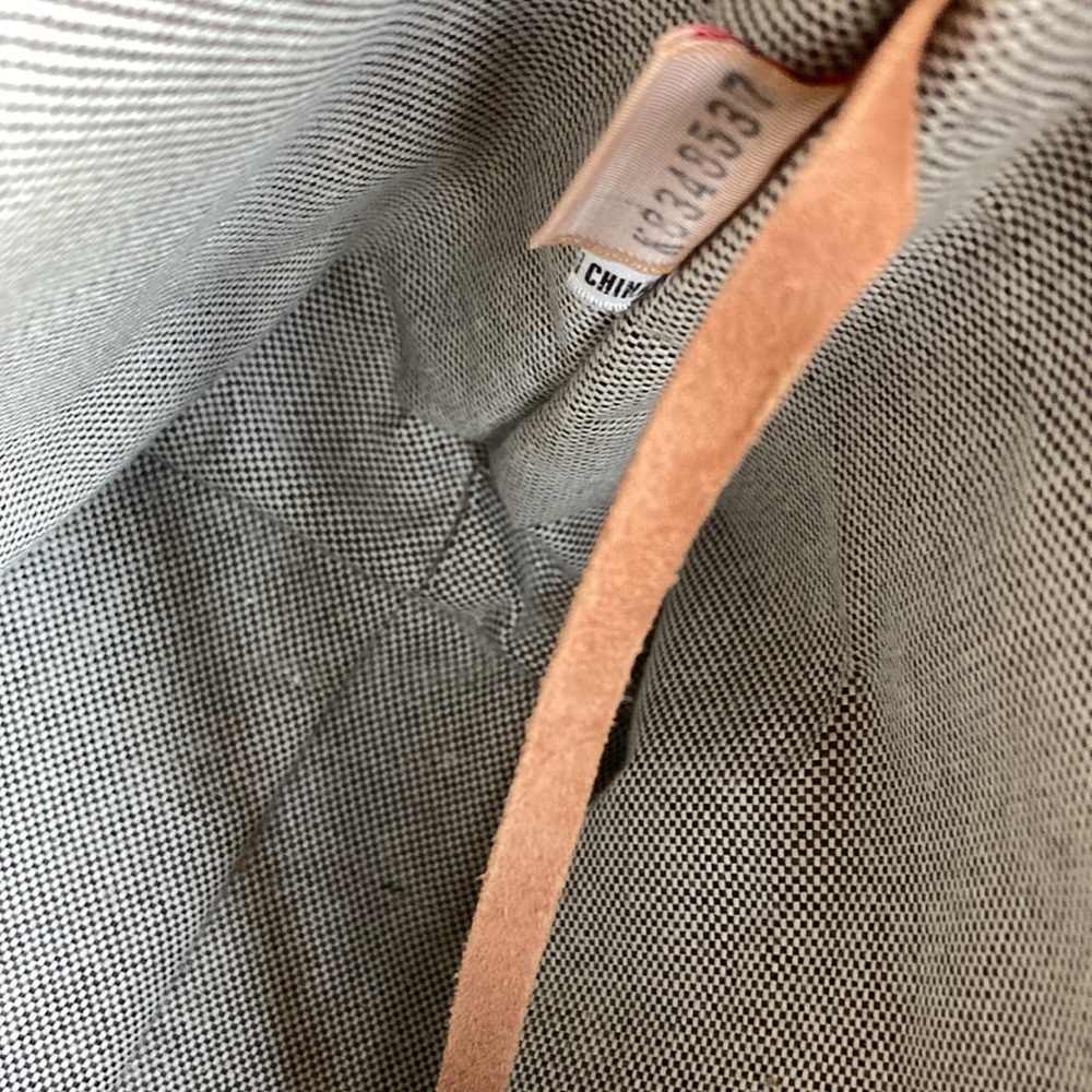 DOONEY & BOURKE RED PEBBLED LEATHER SHOULDER BAG/HOBO PURSE. 2 ZIPPERED POCKETS - Picture 8 of 16